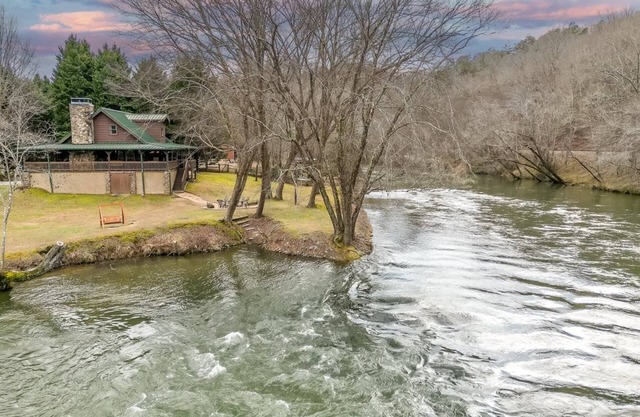 Toccozy Cabin Retreat