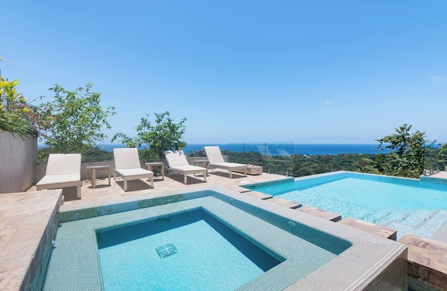 Todo es Posible- experience the luxury of indoor-outdoor living