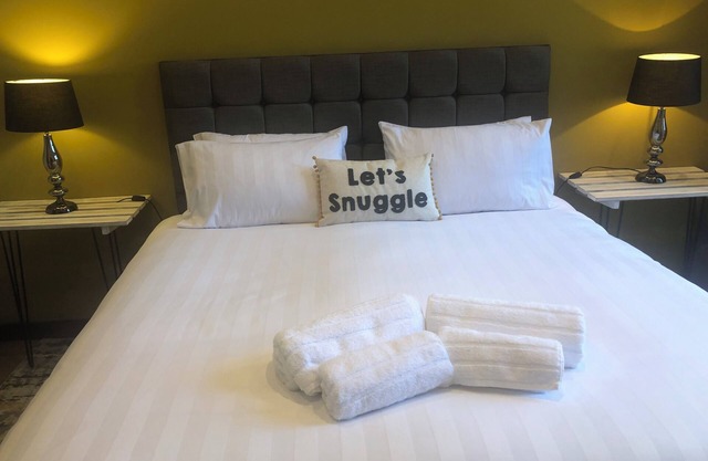 Toothbrush Apartments - Lloyds Avenue