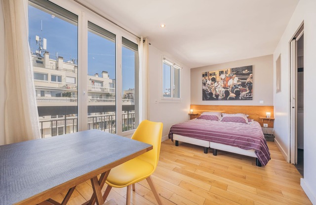 top floor studio between Oberkampf and Canal Saint Martin
