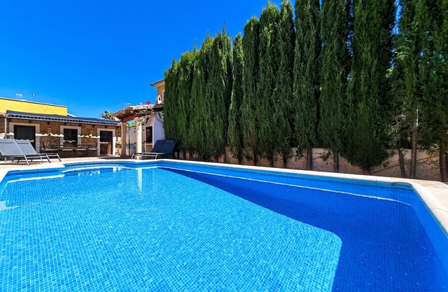 Top location: villa with pool and Wi-Fi close to Palma, Sóller and Valldemossa