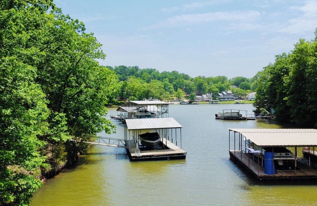 Top Notch Lake Retreat – Private, Peaceful, and Spacious Getaway