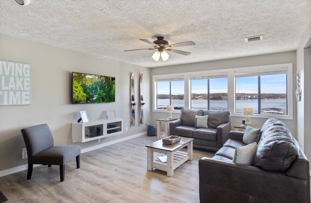 Top Rated, Water Front Condo at MM19 Amazing Views! Prime location! Boat slip!