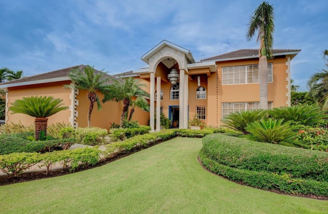 Tortuga C33 - Exquisite Golfview Villa