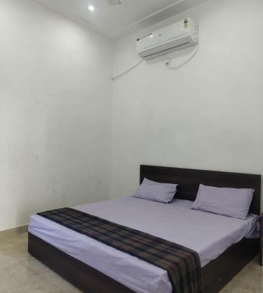 Tosh Guest House And Gusai ji Restaurant