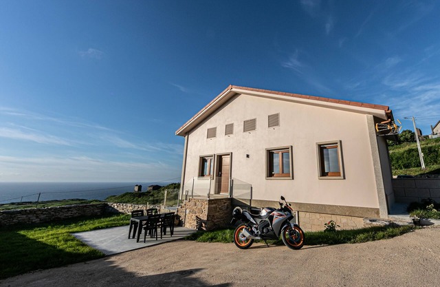 Touriñán Lighthouse House