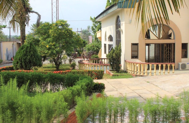 Tourist Castle Hotel and Suites