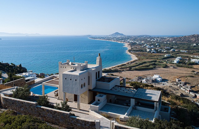 Tower Resort 14 pax Naxos island - The luxury of touching the Aegean Sunsetn