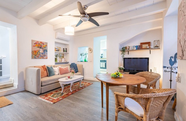 Town house with flair and mountain view – Casa La Bonita