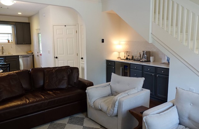 Townhouse 3bd 3.5 bth Auburn, AL Quiet area and pet friendly 1 mile from campus