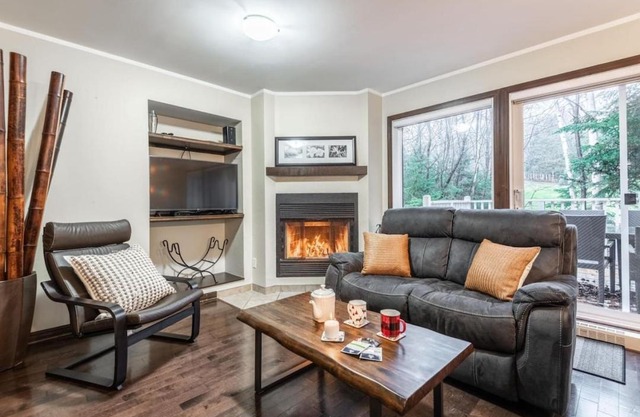 Townhouse With Free Shuttle To Tremblant Resort