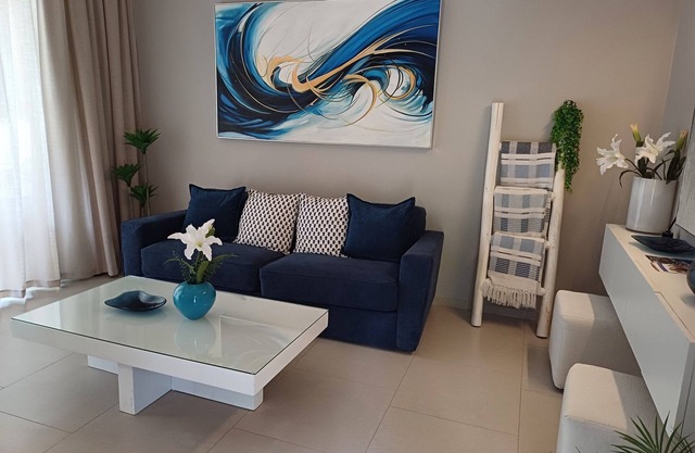 Tracadero Marina 42 Apt, 1 Hab.