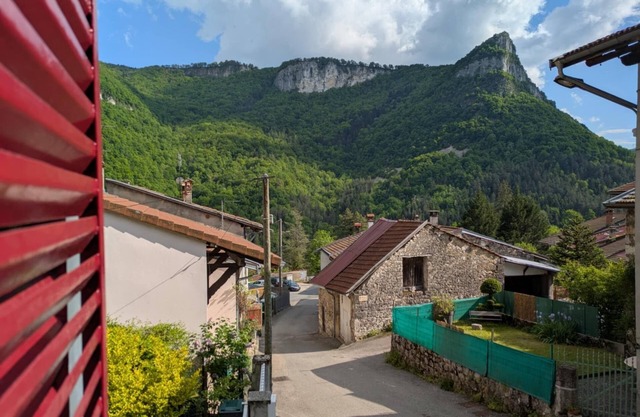 Traditional Bugey house, family-run, pets welcome (6 pers.)