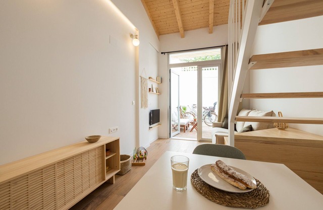 Traditional Valencian House with Shared Terrace I by Florit Flats