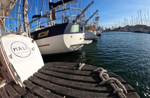 Traditional sailboat, comfortable and quiet