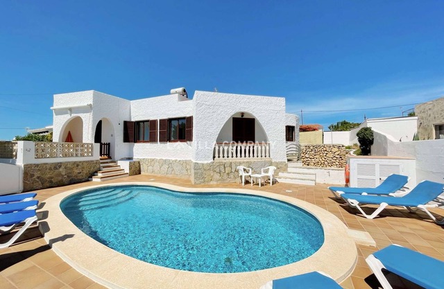 Traditional Spanish Villa with Private Pool, Air-con,and Wifi