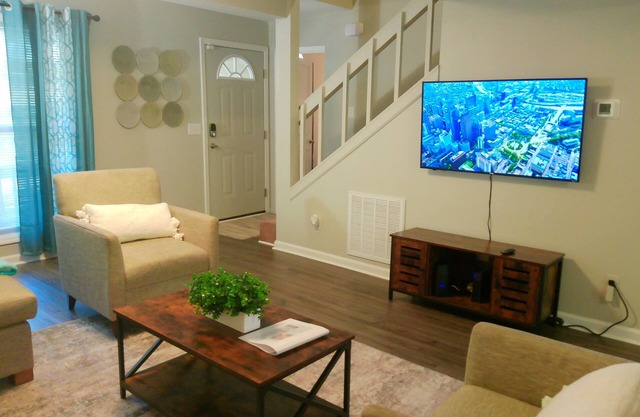 Trail Hollow - 3 beds, 2 baths, 6 guestn