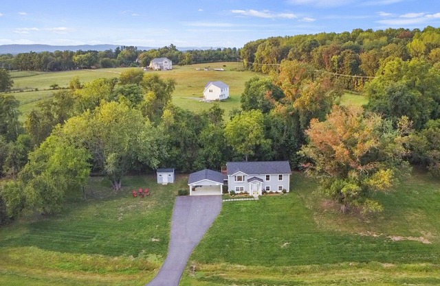 Trailside Retreat in breathtaking Western Loudoun