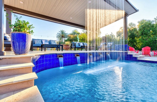 Train Watching House. Across from ASU - Near DT Tempe. Lots of amenities