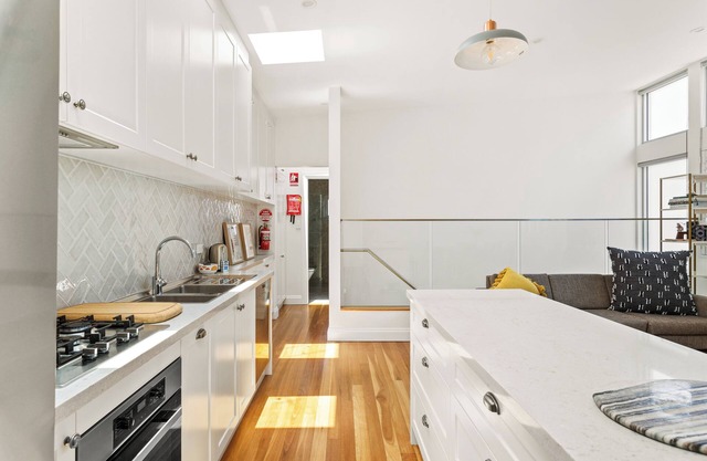 Tranquil 2BR Unit near Hospitals & UNSW with King Beds, Balcony, and Free WiFi