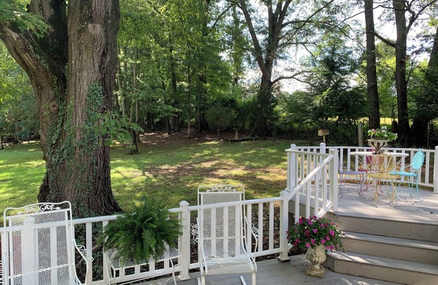 Tranquil 3-bedroom farmhouse in Dalton with all you need