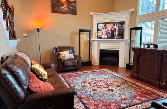 Tranquil 4-bedroom 3 bath spacious modern house.