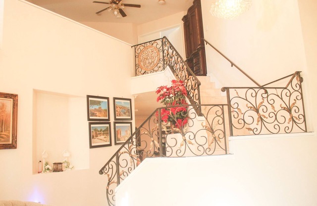 Tranquil 4BR/3BA private house w/inviting yard perfect for any type of stay