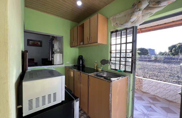 Tranquil Farm House away from the City Life!
