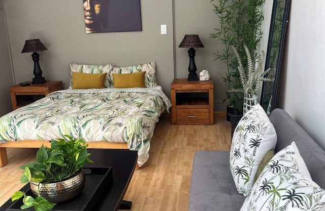 Tranquil flatlet with own entrance