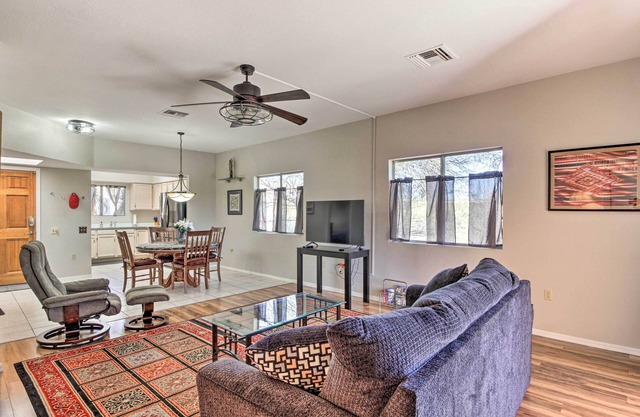 Tranquil Green Valley Townhome w/Mtn Views!