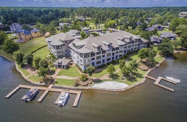 Tranquil Lakefront Paradise on Lake Oconee! Beautiful 2 Bedroom Condo