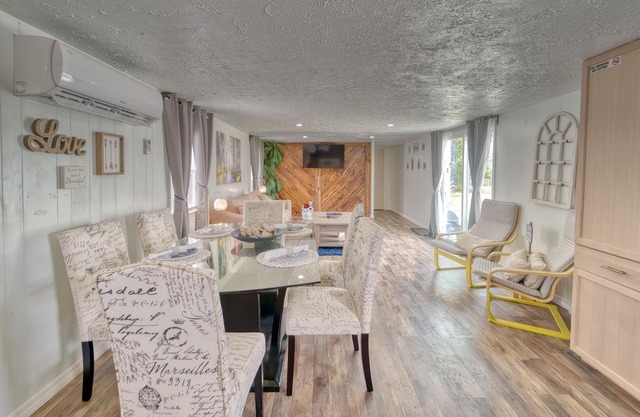 Tranquil Oasis, Private Entrance & Kitchen