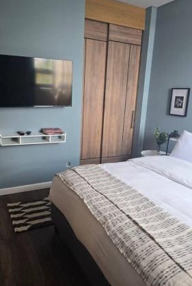 Tranquil Stay in Chic Chia 400