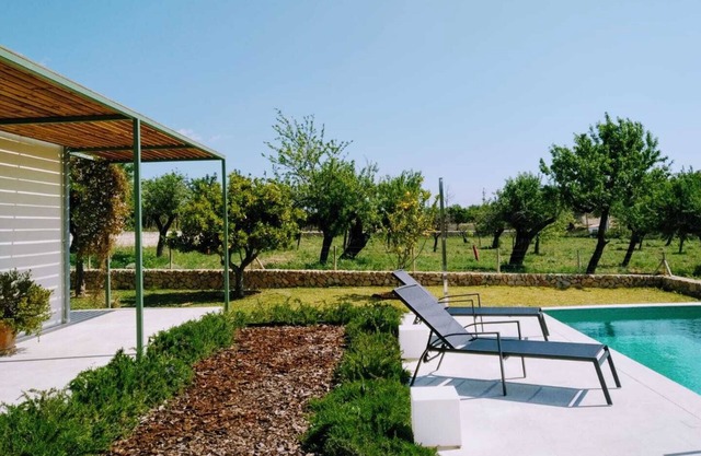 TRANQUILITY IN THE FIELD. (Special rate for couples)