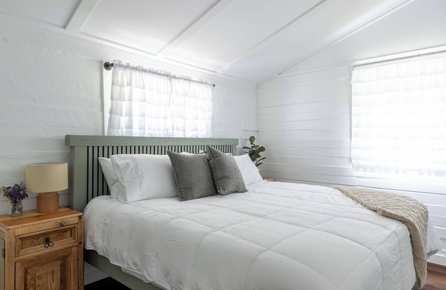 Tranquility Pond Cabin - Nature Retreat on 5 Acres