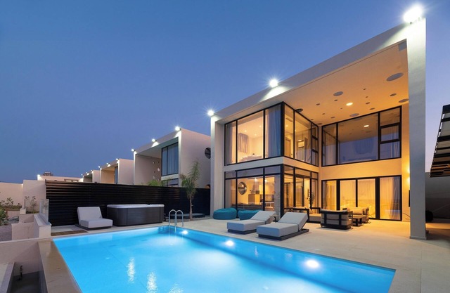 Trapezia Luxury Living-Aquamarine