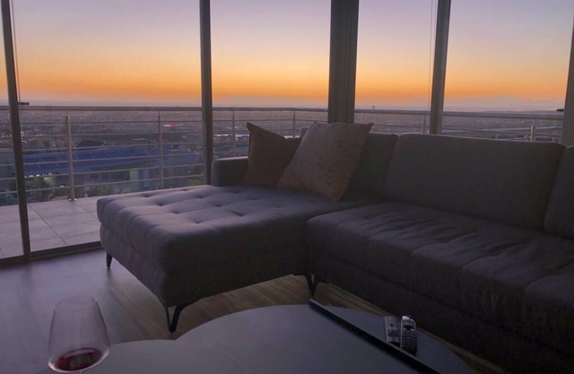 Traumhaus mit Aussicht, Pool und Fitnessraum in Strandnähe