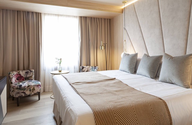 Travel Destination! Extremely Well Designed Facility! Room w/Fantastic View
