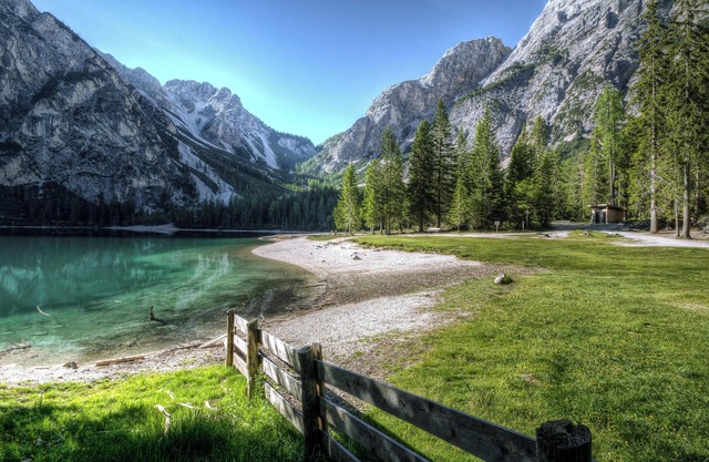 Travel easy with a comfortable stay at our room.