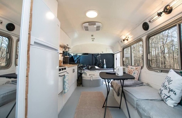 Travelers rest: Skoolie stay