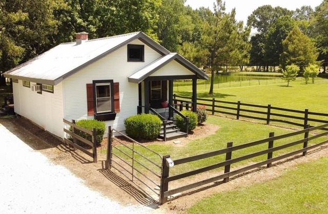 Traveling Nurses and Corporate Travelers Welcome!