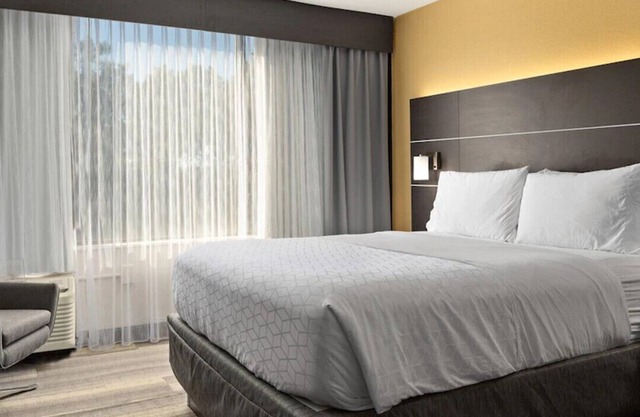 Treat Yourself to a Pleasant Stay! W/ Free Park