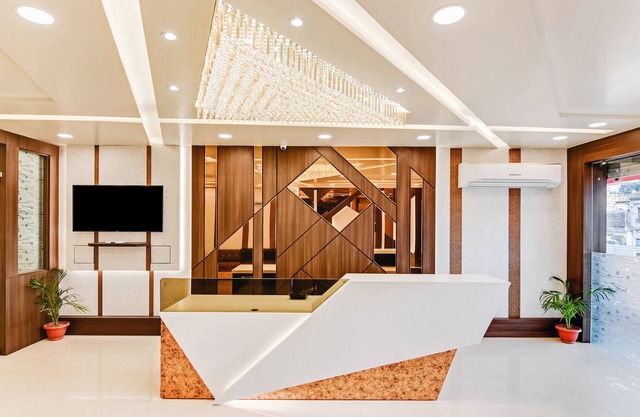 Treebo Resto- Near Lucknow Railway Station