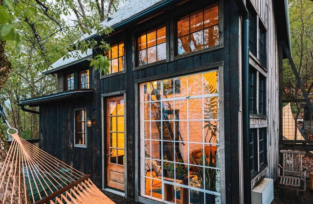 Treetop Hideaways: Wood Lily Treehouse in Chattanooga