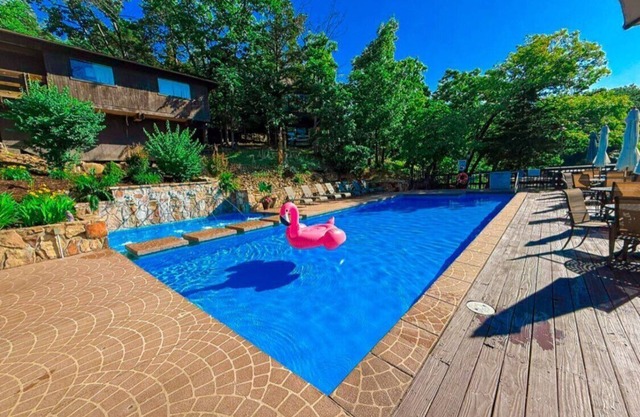 Treetop Village12-2Bed/3Bath/Lakefront/Lakeview/Pools/Dock/6-8PP-Four Seasons Area