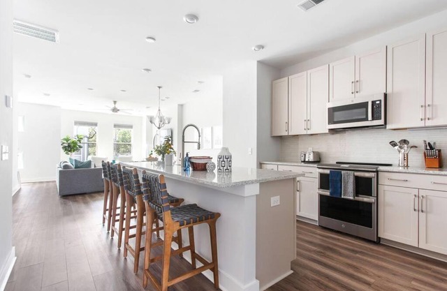 Trendy Park Circle Townhome