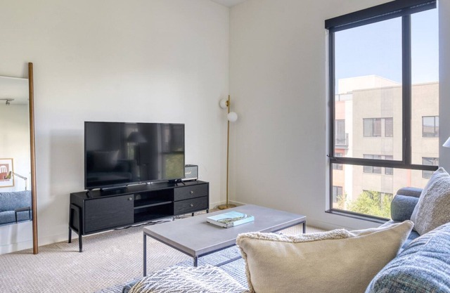 Trendy Santana Row Studio w/ Gym & Pool, 10 mins to Google, by Blueground