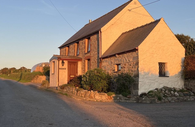 Treneved Lodge 5 star Detached Cottage with Sea Views
