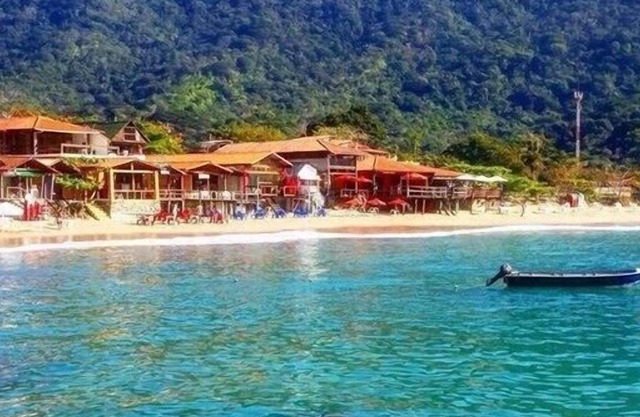 TRINITY - SEAFRONT - FOOT IN THE SAND - 11 PEOPLE