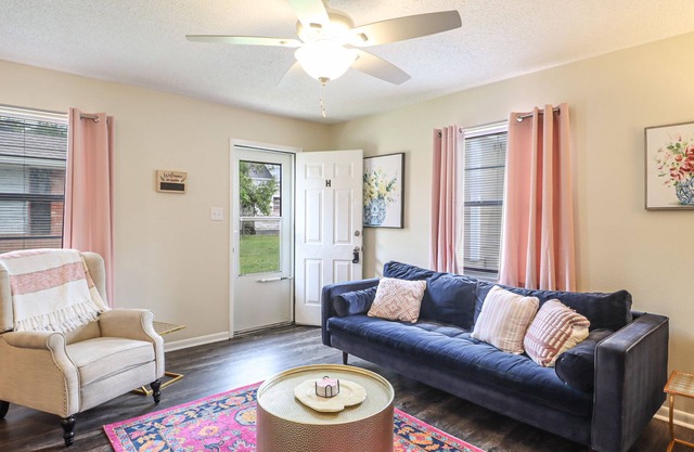 Triple Tail Alley - Unit H - Downtown Gulfport!
